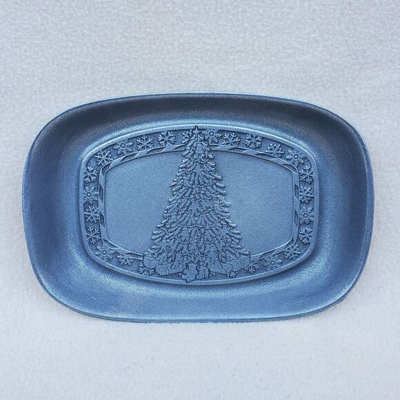 Wilton Armetale Pewter Tree/Snowflake Bread Dish Item #205465 - Picture 1 of 15